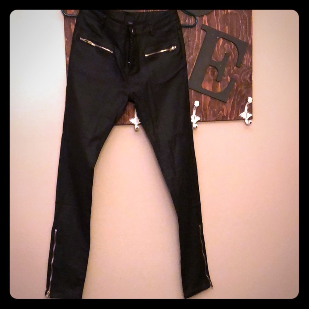 Black pants. Brand new.